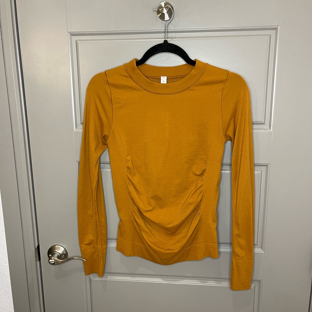 Athleta Gold/Burnet Orange Long Sleeve Small Shirt